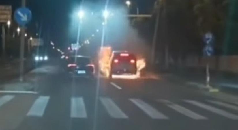 Videó: furcsa balesetben gyulladt ki a CATL csúcsakkumulátora