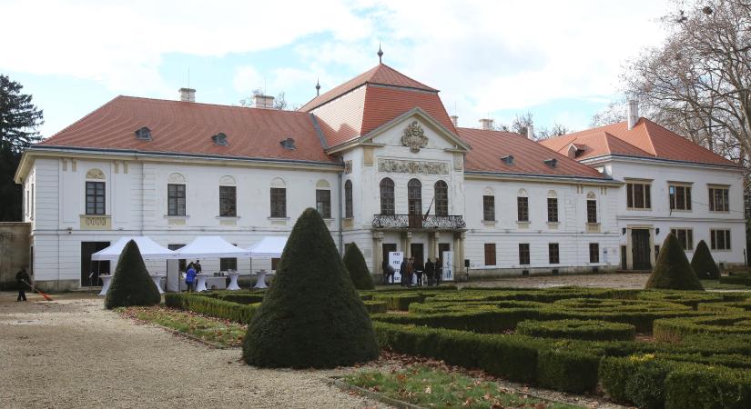 Szinte teljesen megújul a nagycenki Széchenyi-kastély