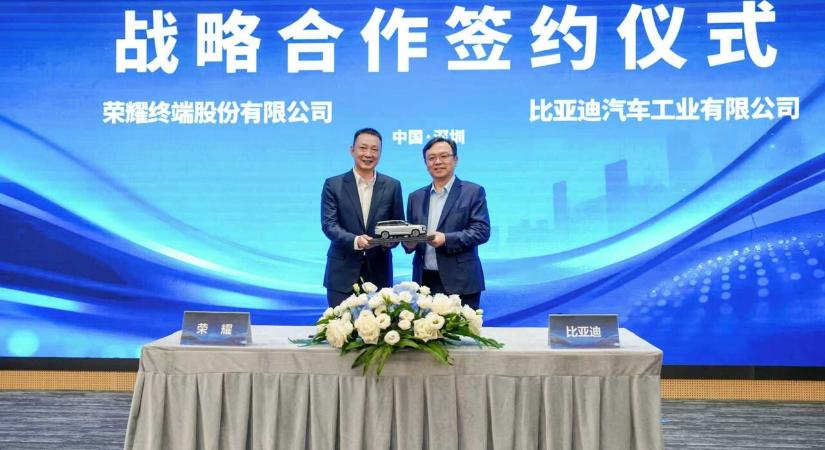 Garázsban a varázs: összebútorozik a BYD és a Honor