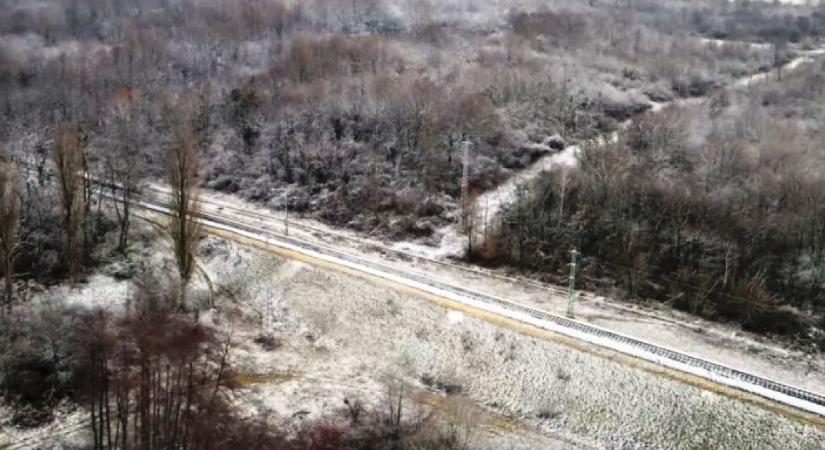 11 hónapja lezárták, de most sem dolgozik senki a Veszprém-Ajka közötti vasúti szakaszon