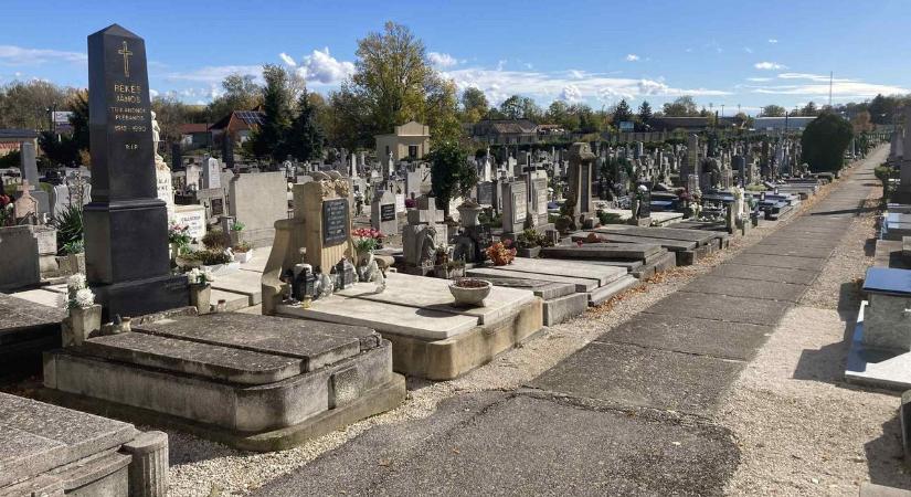 Mindenszenteki temetői nyitvatartás Pápán