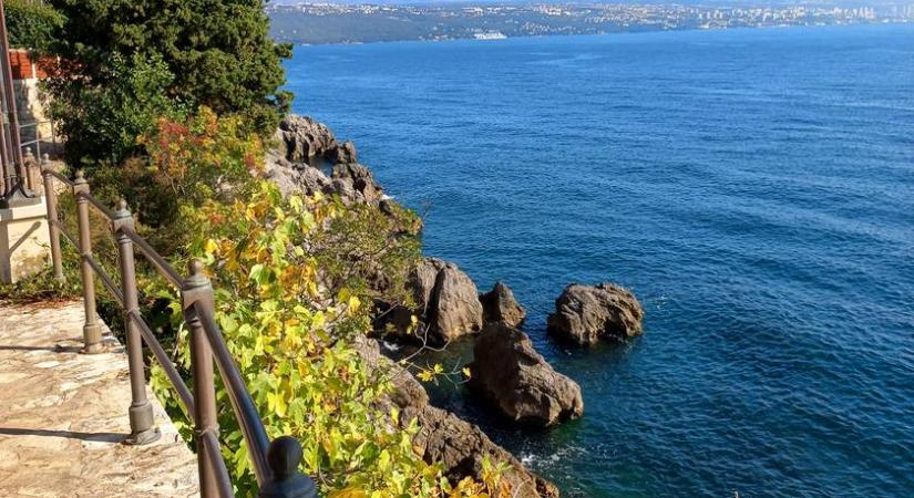 Azúrkék tenger, egy csipet nyár az őszben Budapesttől 5 órára: Opatija, az életre kelt történelem