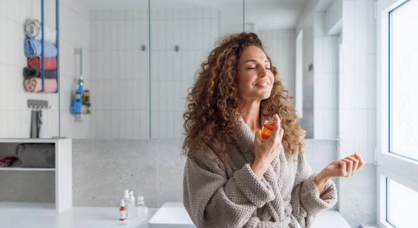 Kiderült, melyik 2 olcsó parfüm adja vissza ugyanazt a luxusillatot, amit a milliomosok használnak