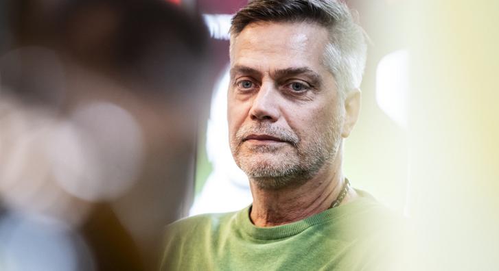 Harsányi Levente egyedül él a hatalmas otthonában