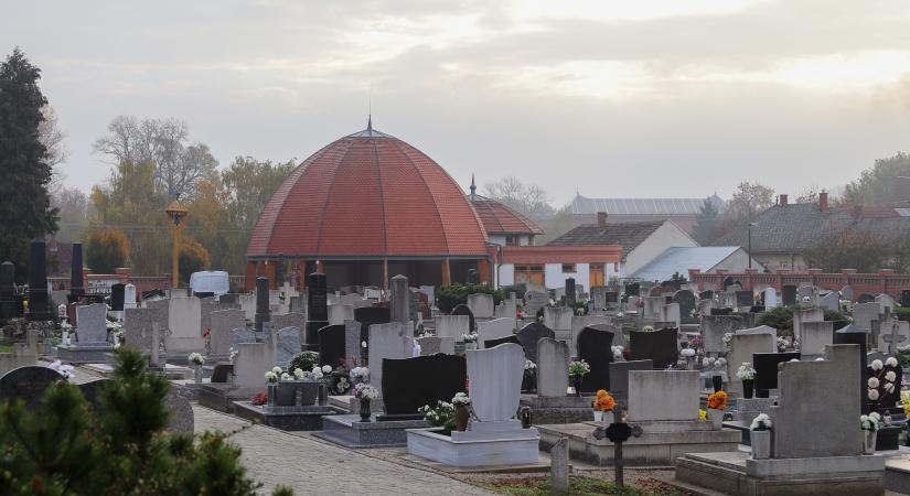 Hosszabb nyitvatartással várják a hozzátartozókat a nagyatádi temetők