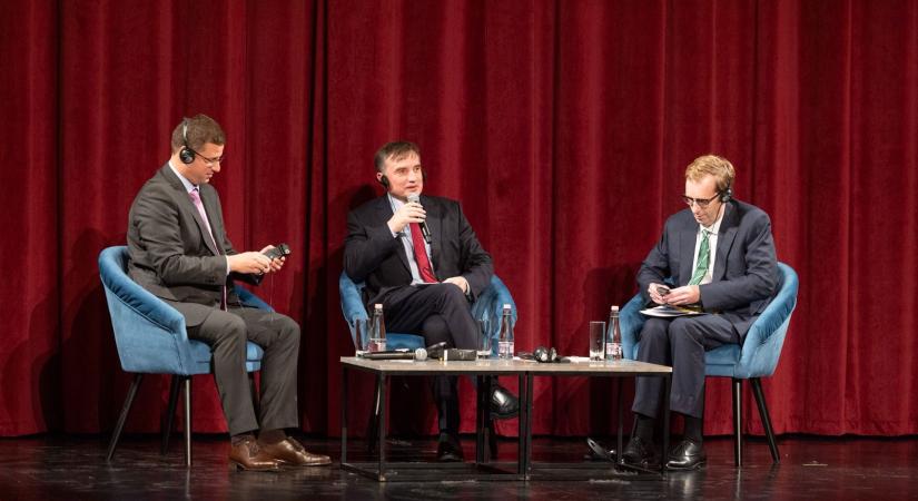 Tegnap még Budapesten adott elő, ma kezdeményezték a volt lengyel igazságügy-miniszter letartóztatását