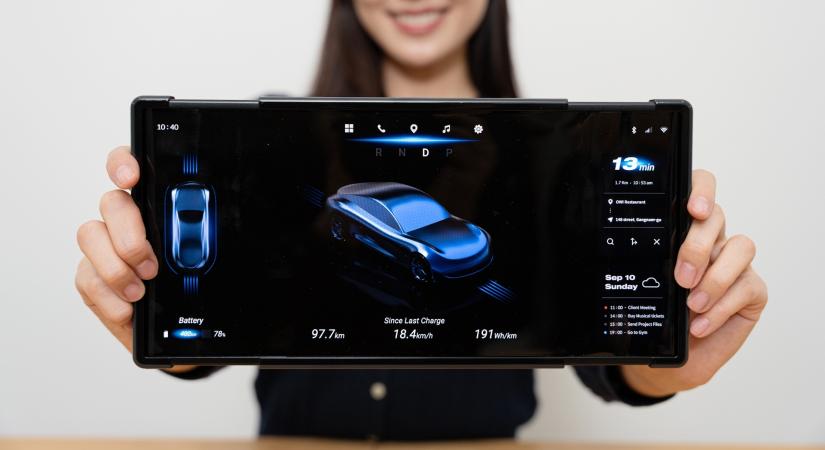 A nagyközönség is megtekinthette a Samsung Tri-Fold prototípusát