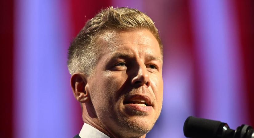 „Döbbenetes mélységekbe süllyedt Orbán Viktor és pártja” - reagált Magyar Péter a valóságot meghamisító videókra