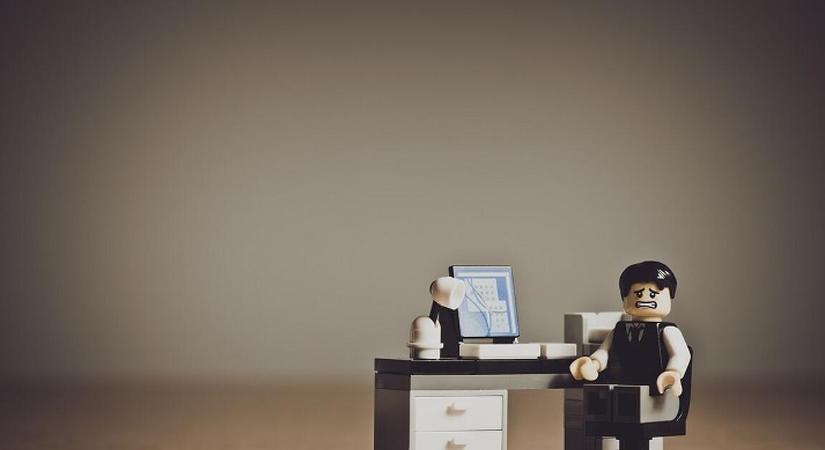 Túlterheltség, munkahely, pénz – ezek miatt aggódnak leginkább a magyarok