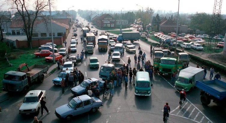 35 évvel ezelőtt ilyenkor megbénult Magyarország