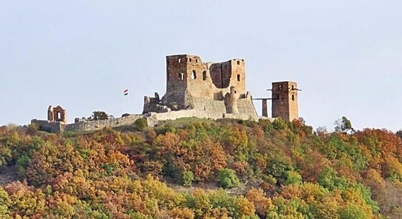 Tönkretették a cseszneki vár vadonatúj játékait