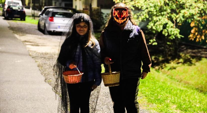 Csokit vagy csalunk! – Rémesen jó hangulatban halloweenezett Táplánszentkereszt - sok fotóval