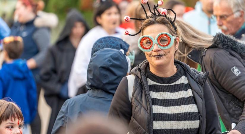Zombik, ördögök, varázslók és boszorkányok lepték el az utcákat