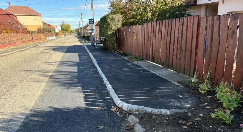 Megújult két buszmegálló Józsán