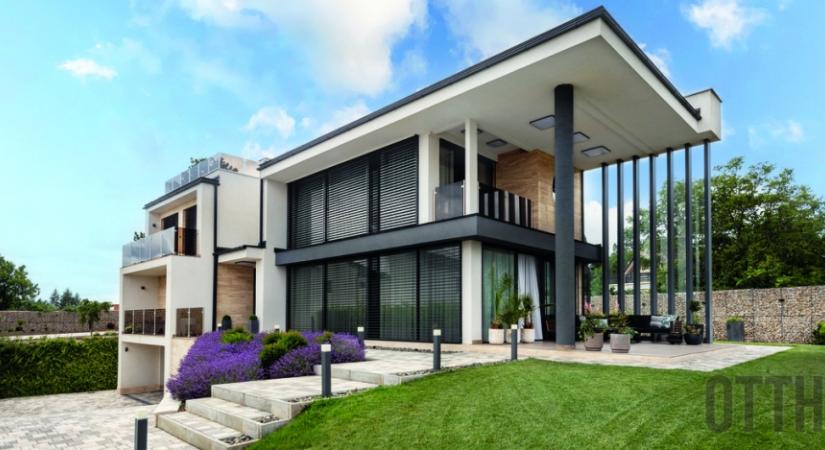 Modern építészeti jegyek, stílusos, átgondolt enteriőrök jellemzik ezt a 260 m2-es házat