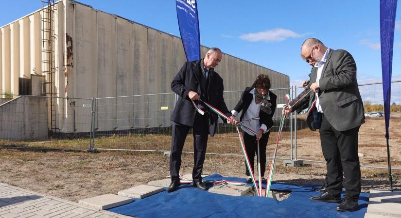 Egy 3 milliárd forintos beruházásnak köszönhetően új ipari és kutatási központ épül – galériával