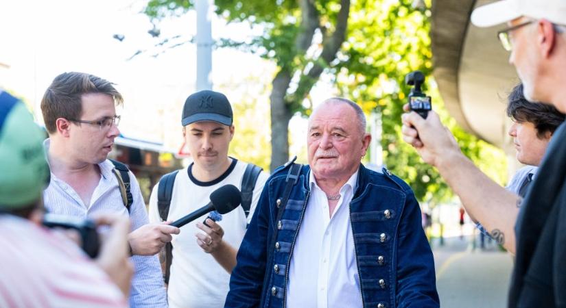 Nagy Feró elnézést kért, de azért megjegyezte, hogy „azok felnőtt lányok”