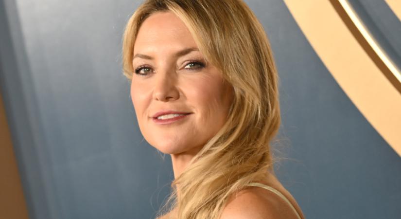 Kate Hudson olyan ruhába bújt, hogy felrobbant tőle a vörös szőnyeg