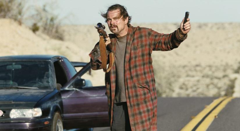 Leonardo DiCaprio konnektort keres, Sean Penn fekete nőkre izgul - Egyik csata a másik után kritika