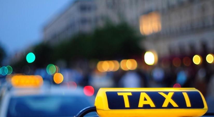 Szerdán újra tüntetnek a taxisok