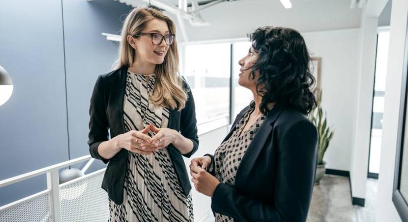 Egyetlen trükk, amivel a small talk mestere leszel - Elkerülheted vele a kínos csendet