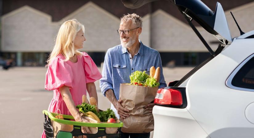 Óriási hírt kaptak a nyugdíjasok a kormánytól: 8 százalékkal nőne a nyugdíj Magyarországon – már 2026-tól elindulhat a történelmi emelés