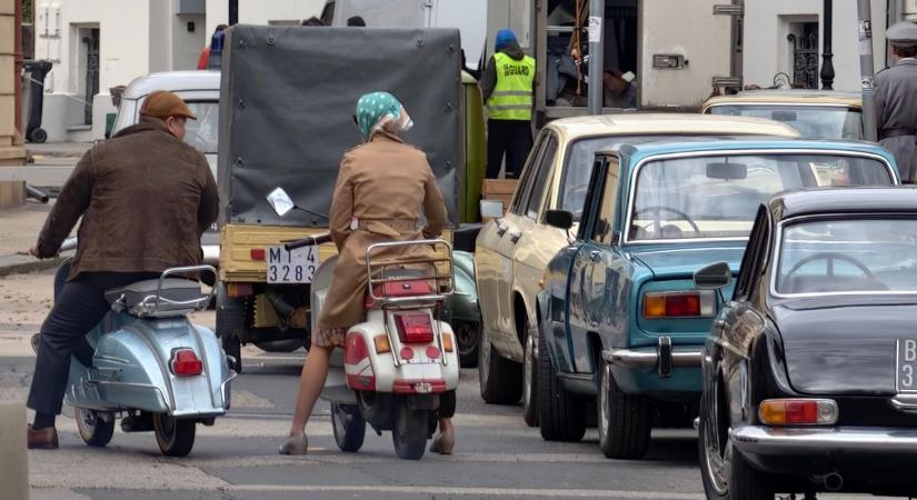 Kiderült, milyen film miatt lett olasz retro hangulata Fehérvár belvárosának (galéria, videó)