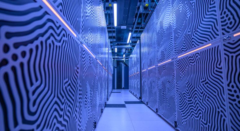 Magyarország elsők között csatlakozik Európa legnagyobb szuperszámítógépéhez