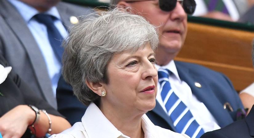 A brit Konzervatív Párt már éppen javasolt volna valami patrióta dolgot, erre a volt kormányfőjük beléjük állt