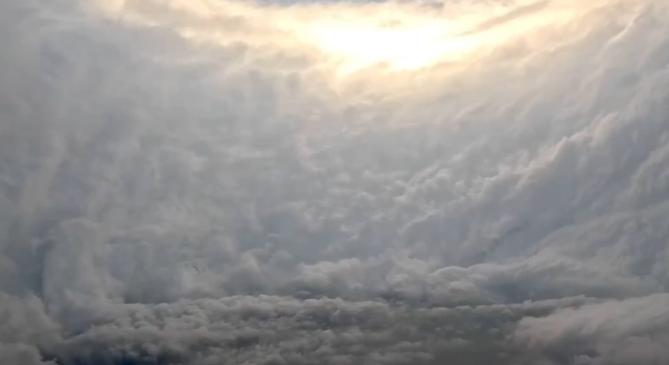 Belerepültek az év eddigi legpusztítóbb hurrikánjának a szemébe