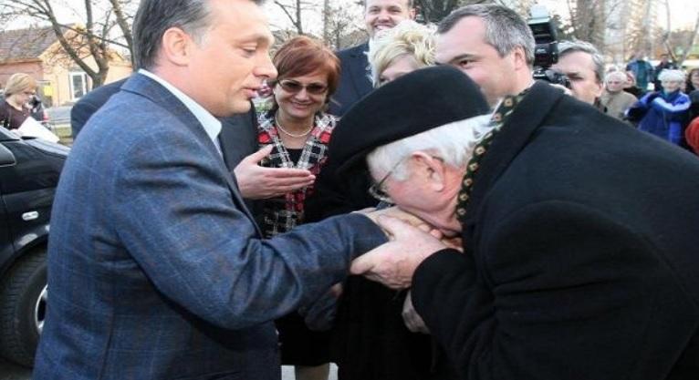 Orbán az idősek szavazatáért esdekel: tragédia lesz, ha nem kap még négy évet