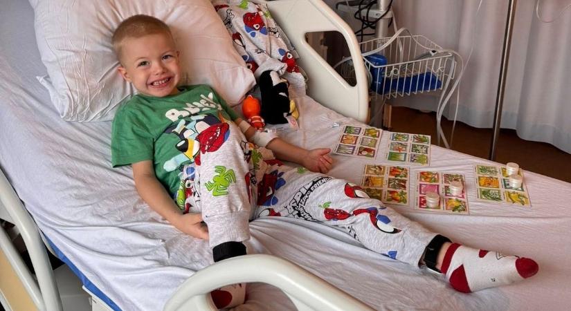 "Néha összeszorul a torkunk" – külföldre költözött a család, hogy segíthessen a Duchenne-szindrómás Benin