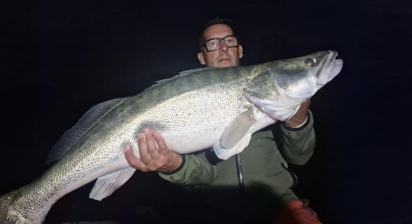 Csaknem 41 ezren követik a busómaszkfaragó horgászt