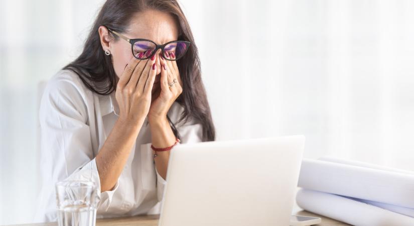 Sokat ülsz monitor előtt? Ezeket a gyakorlatokat érdemes kipróbálnod!