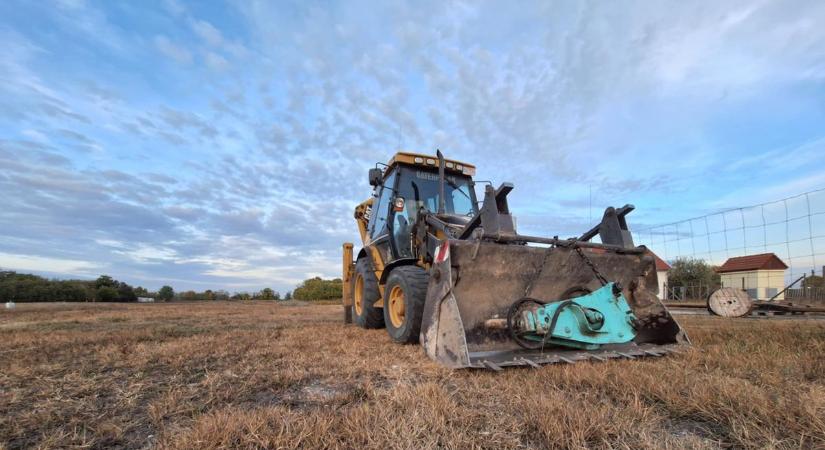 Tárt karokkal fogadták az egyházi sportakadémiát Mórahalmon, így áll az építkezés