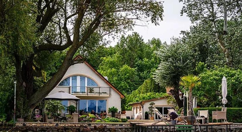 Csúcson a balatoni ingatlanárak – Milliókat ér a kilátás, mutatjuk, miért