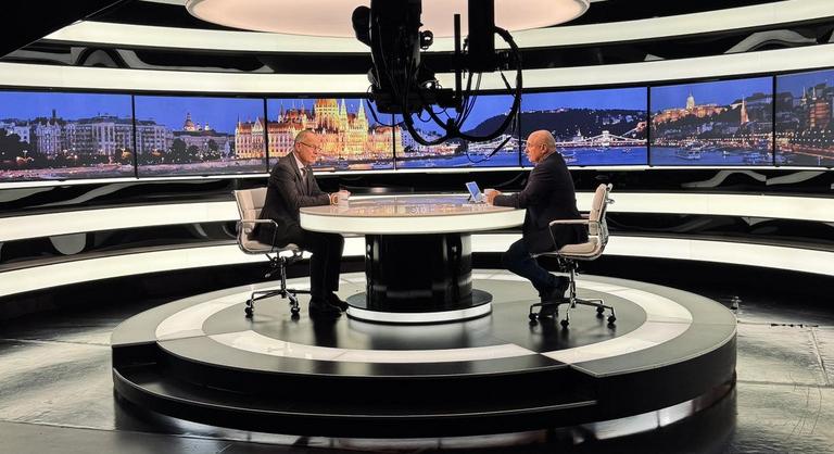 Élő adásban esett egymásnak Navracsics Tibor és Rónai Egon