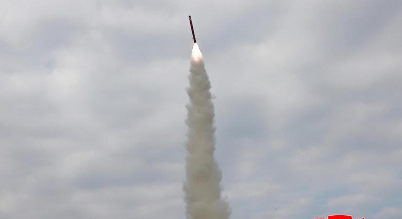 Donald Trump dél-koreai látogatására időzítette legújabb rakétatesztjét Észak-Korea