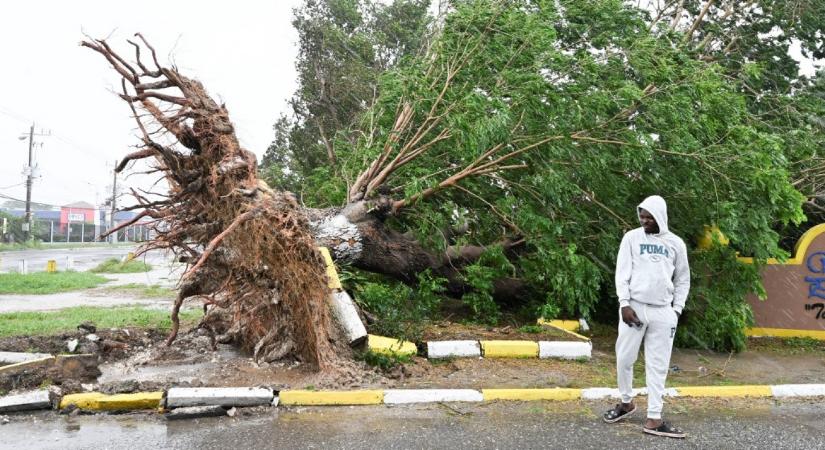 295 km/h-s széllel pusztított Jamaicán az évszázad vihara, a Melissa hurrikán