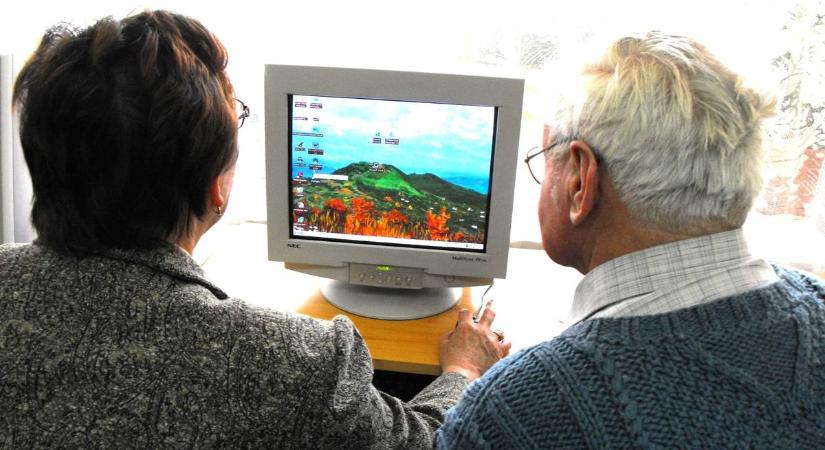 Digitális bevándorlókat képeznek Ópályiban