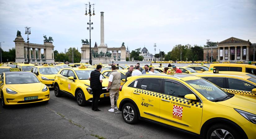 Újra demonstrálnak a taxisok Budapesten – Készüljenek a dugóra az autósok!
