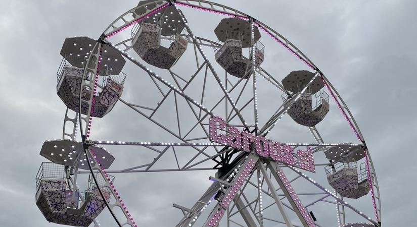 Mindenki nyugodjon meg! Idén is lesz óriáskerék a szombathelyi adventi vásáron