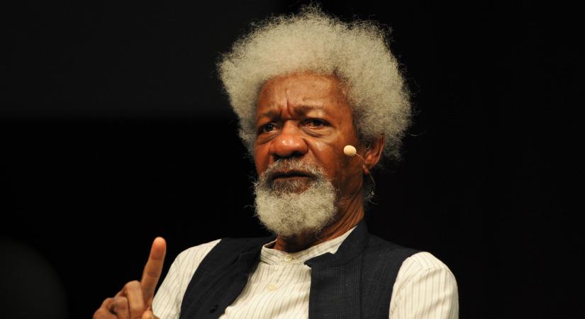 Az Egyesült Államok kitiltotta a Trump-kritikus Nobel-díjas nigériai írót, Wole Soyinkát