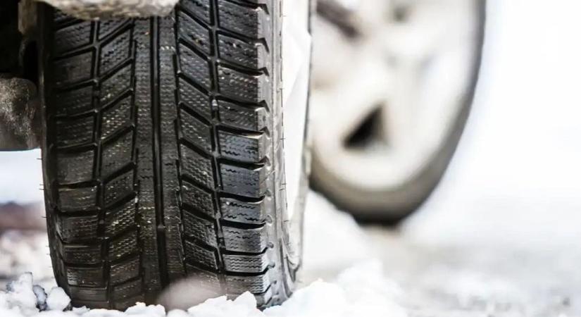 Óriási tévhitek keringenek a külföldi téligumi használattal kapcsolatban – ezek a pontos szabályok