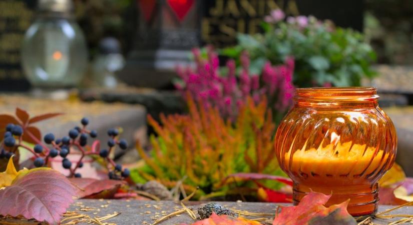 Tizenkilenc temetőben rendezik meg a Mindenszenteki Mécsesgyújtást