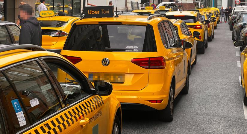 Újabb taxissztrájk bénítja meg a fővárost