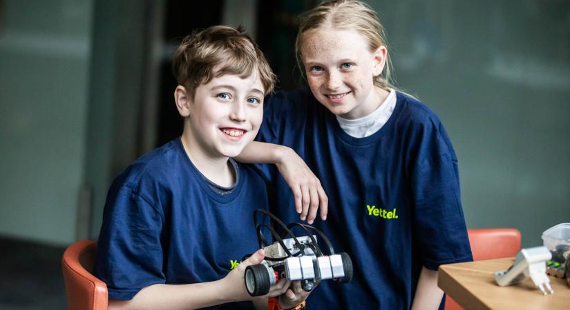 Ismét ingyenes robotkészletekre pályázhatnak az iskolák
