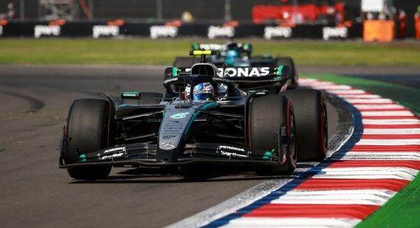 „Vagy rögtön, vagy sehogy” – Russellt és Antonellit is bosszantotta a Mercedes döntése