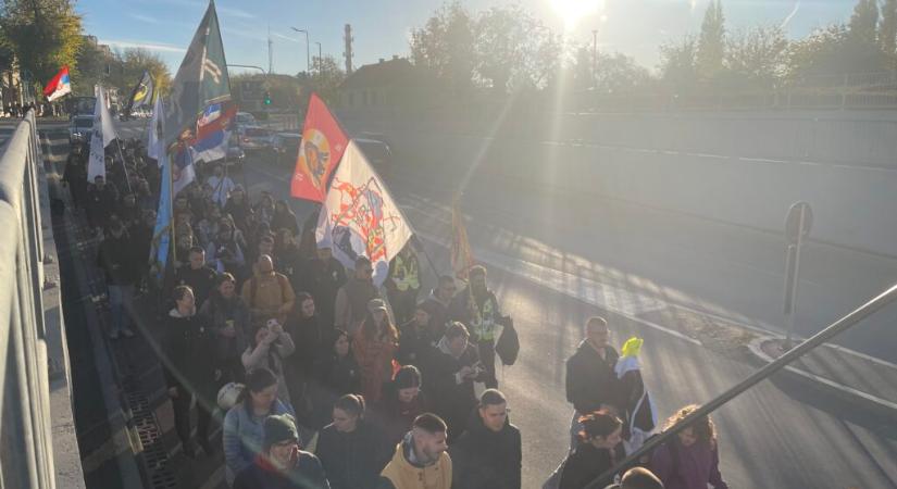 Két szám: 16 és 0