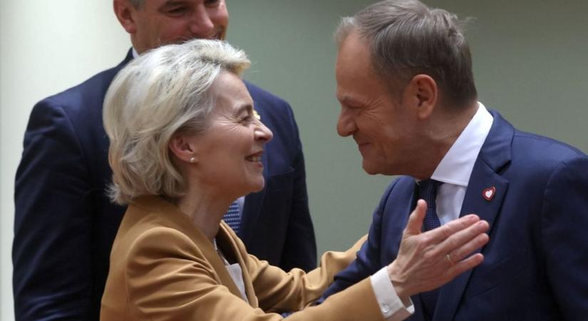 „Lengyelországban a jogállam szisztematikus lebontása zajlik” – Szijjártó kőkeményen nekiment Tusknak (VIDEÓ)